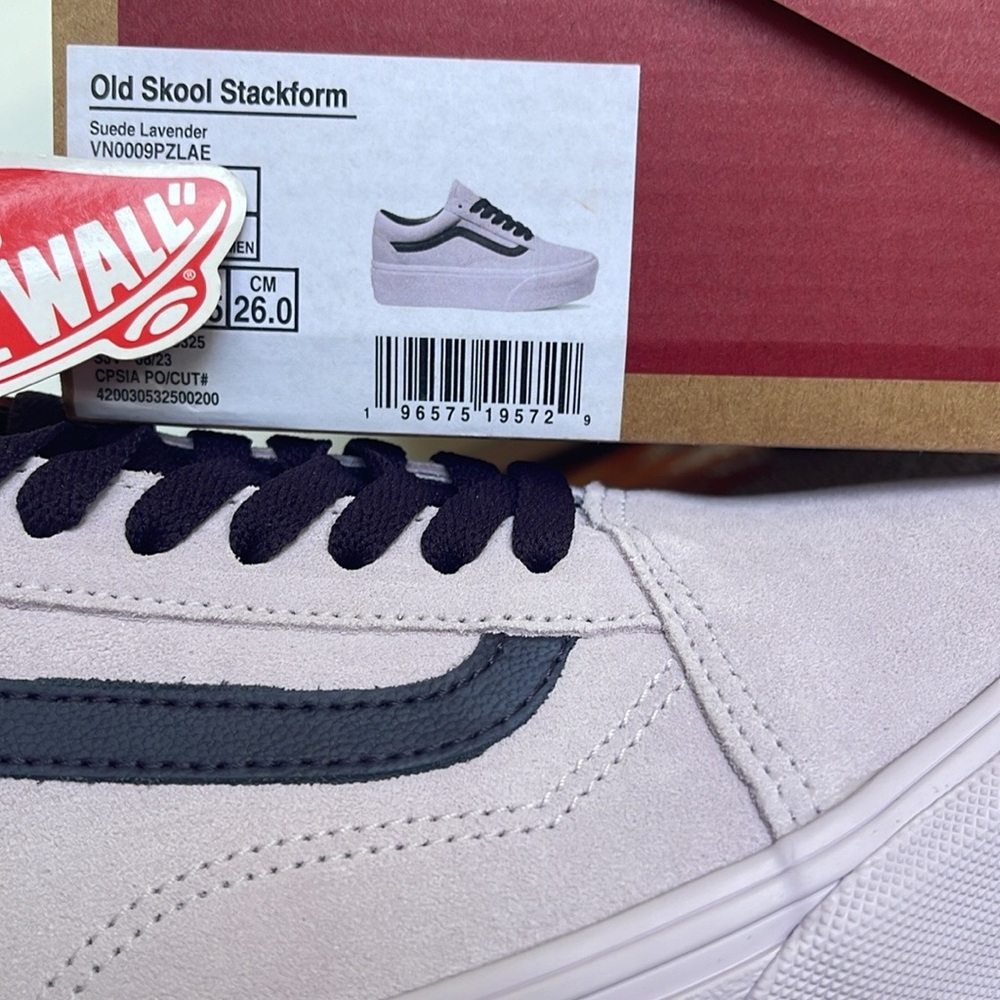 Vans WMNS Old Skool Stackform
Suede Lavender
VN0009PZLAE
Platforms Sneakers - Picture 10 of 16